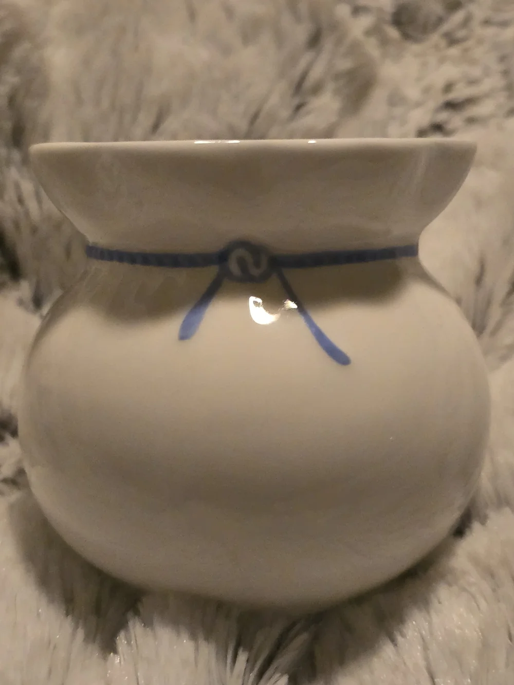 Hankook Bone China Small Vase/Toothpock Holder with Blue Ribbon Detail 3
